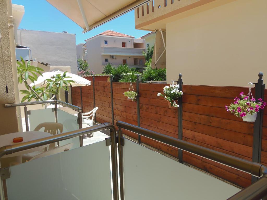 Angelica Studios&Apartments Agia Marina Habitación foto