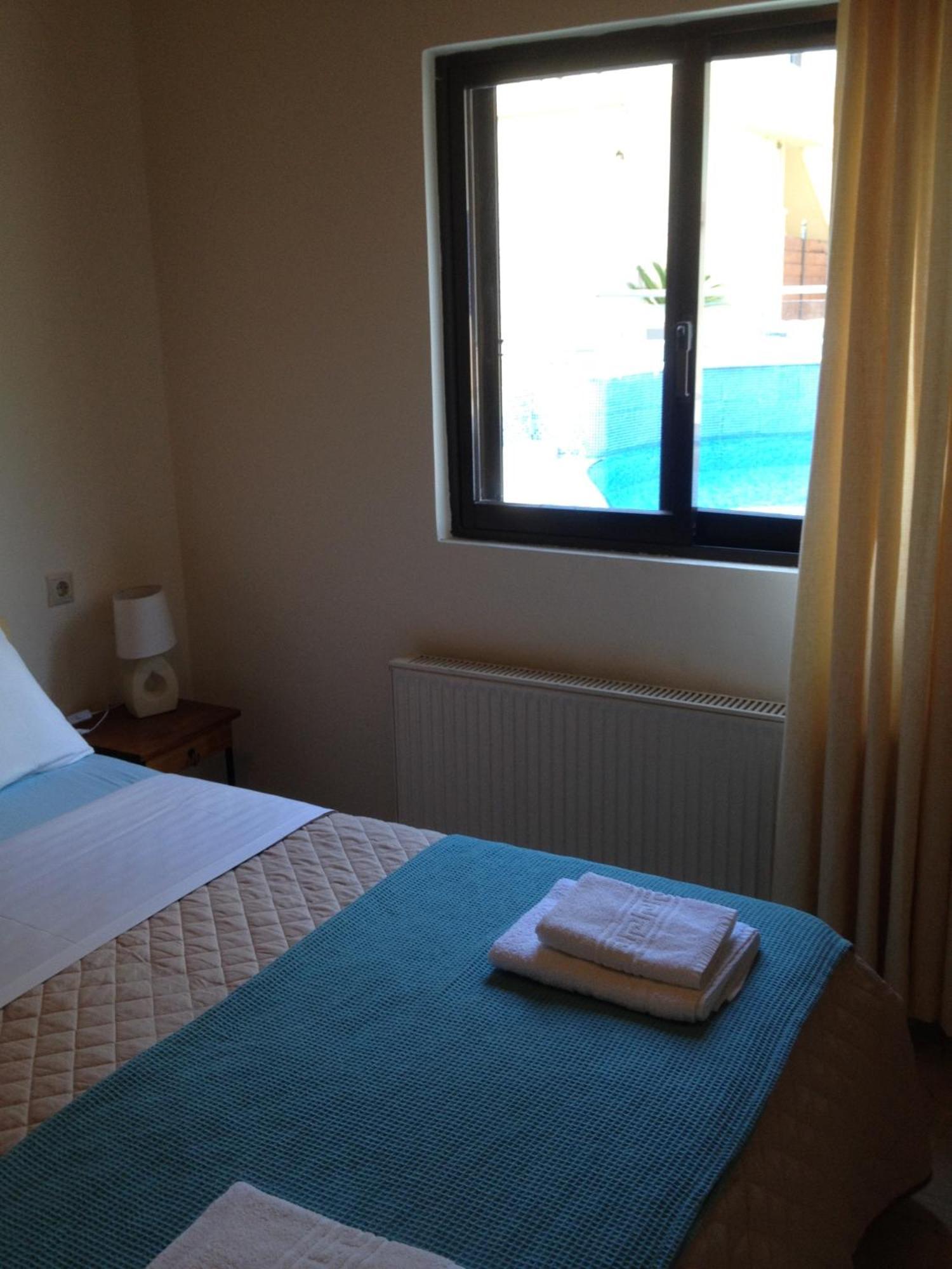 Angelica Studios&Apartments Agia Marina Habitación foto